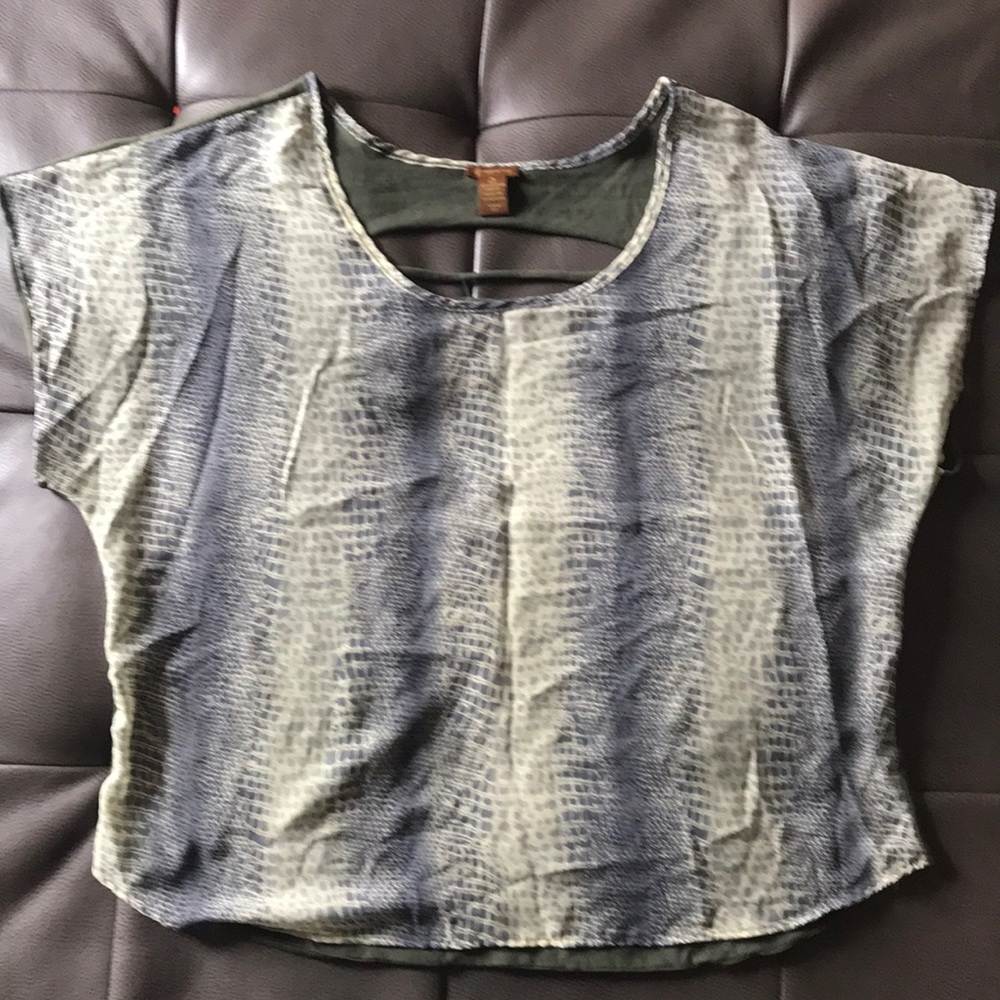 Short sleeve shirt